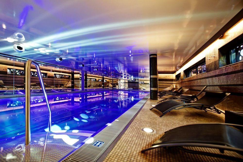 L'Hermitage Gantois, Autograph Collection Lille Exteriér fotografie The pool at the InterContinental London The O2