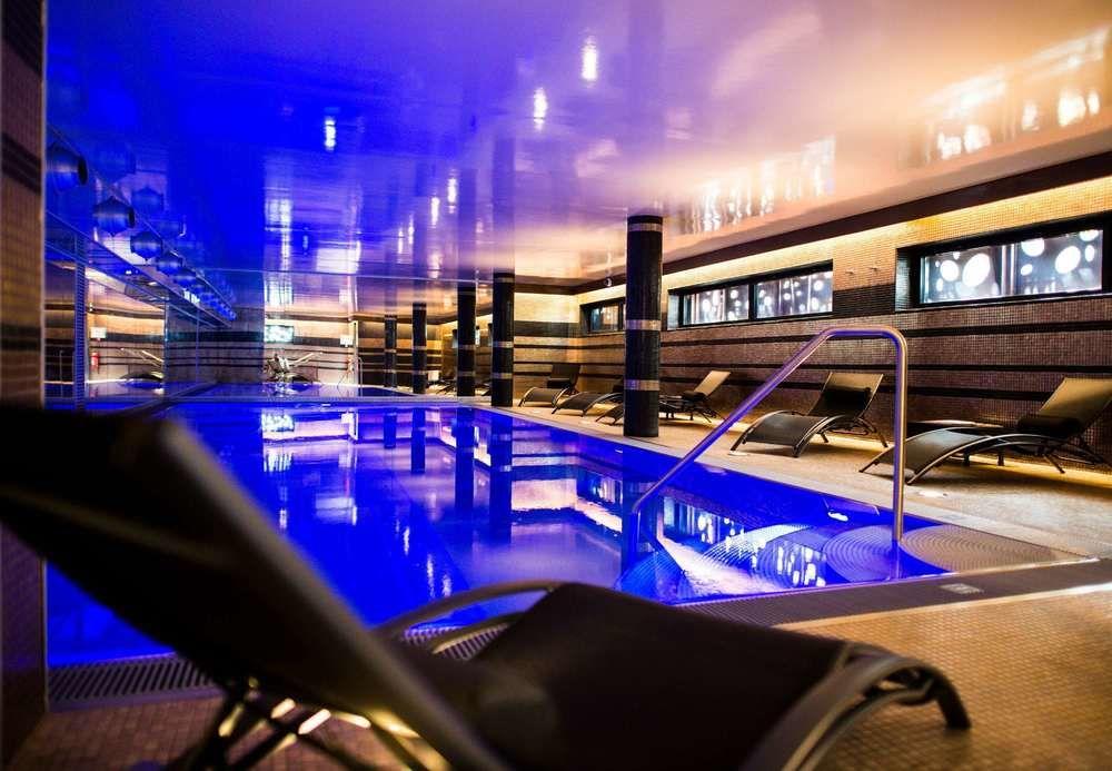 L'Hermitage Gantois, Autograph Collection Lille Exteriér fotografie The swimming pool at the hotel